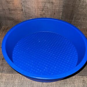- Silicone round cake Pan- 10‎ inch